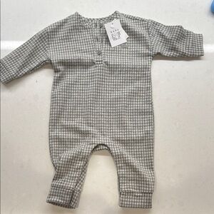Baby Gap Gray Houndstooth One Piece - 3-6M